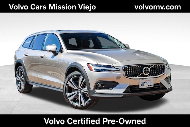 2025 Volvo V60 Cross Country