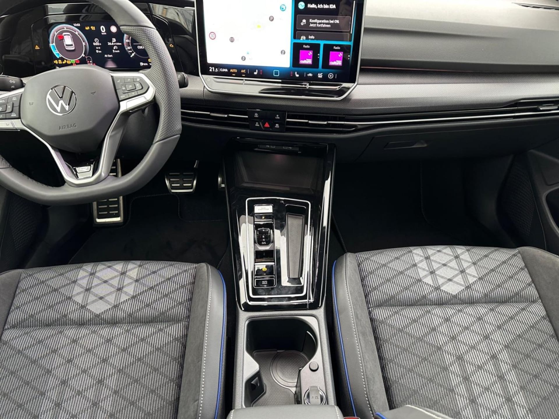 Volkswagen Golf R-Line
