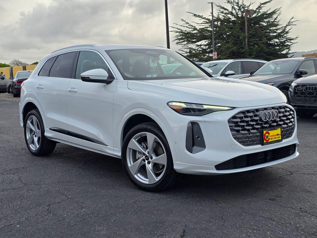2025 Audi Q5 40 Premium Plus's photo
