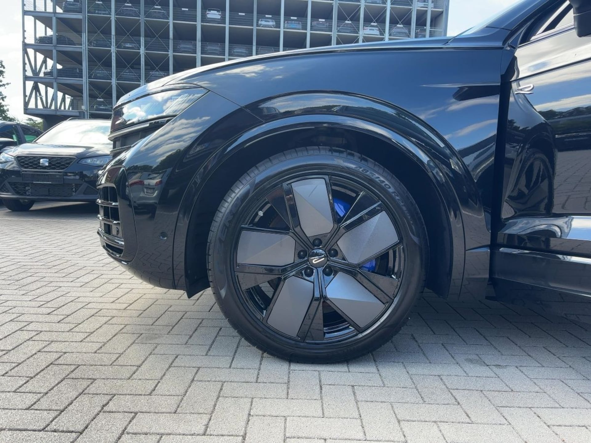 Volkswagen Touareg R