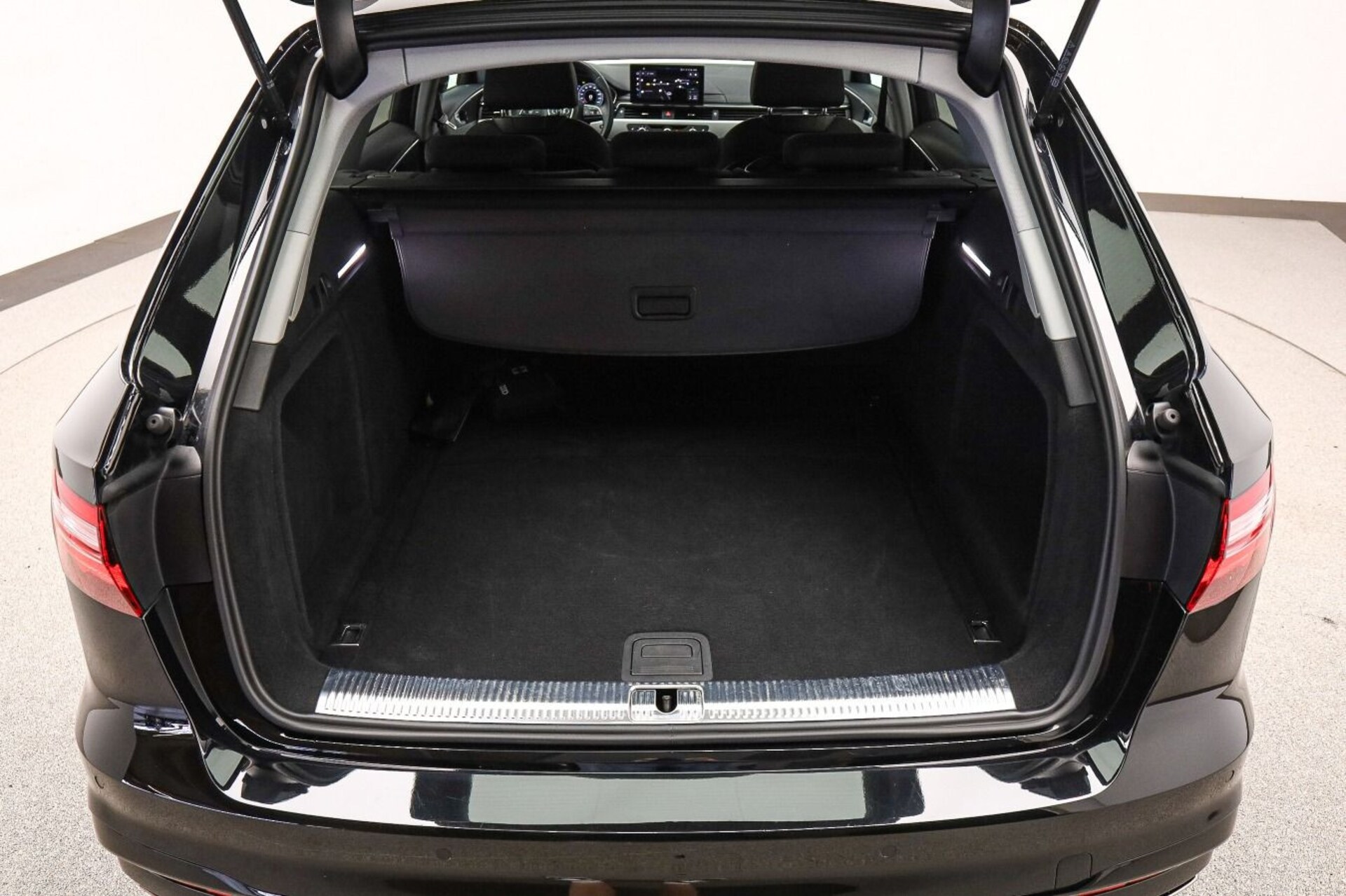 Audi A4 Avant S line