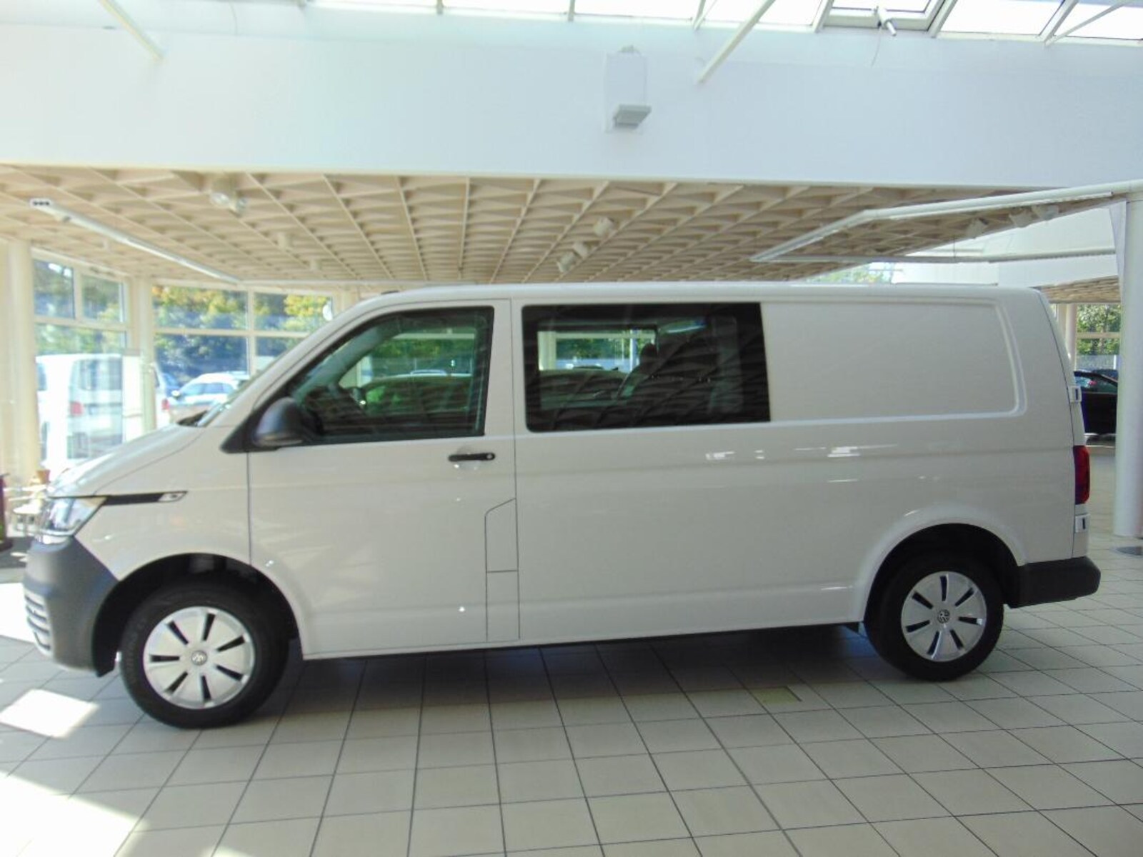 Volkswagen T6.1 Transporter Kasten langer Radstand – Bild 15