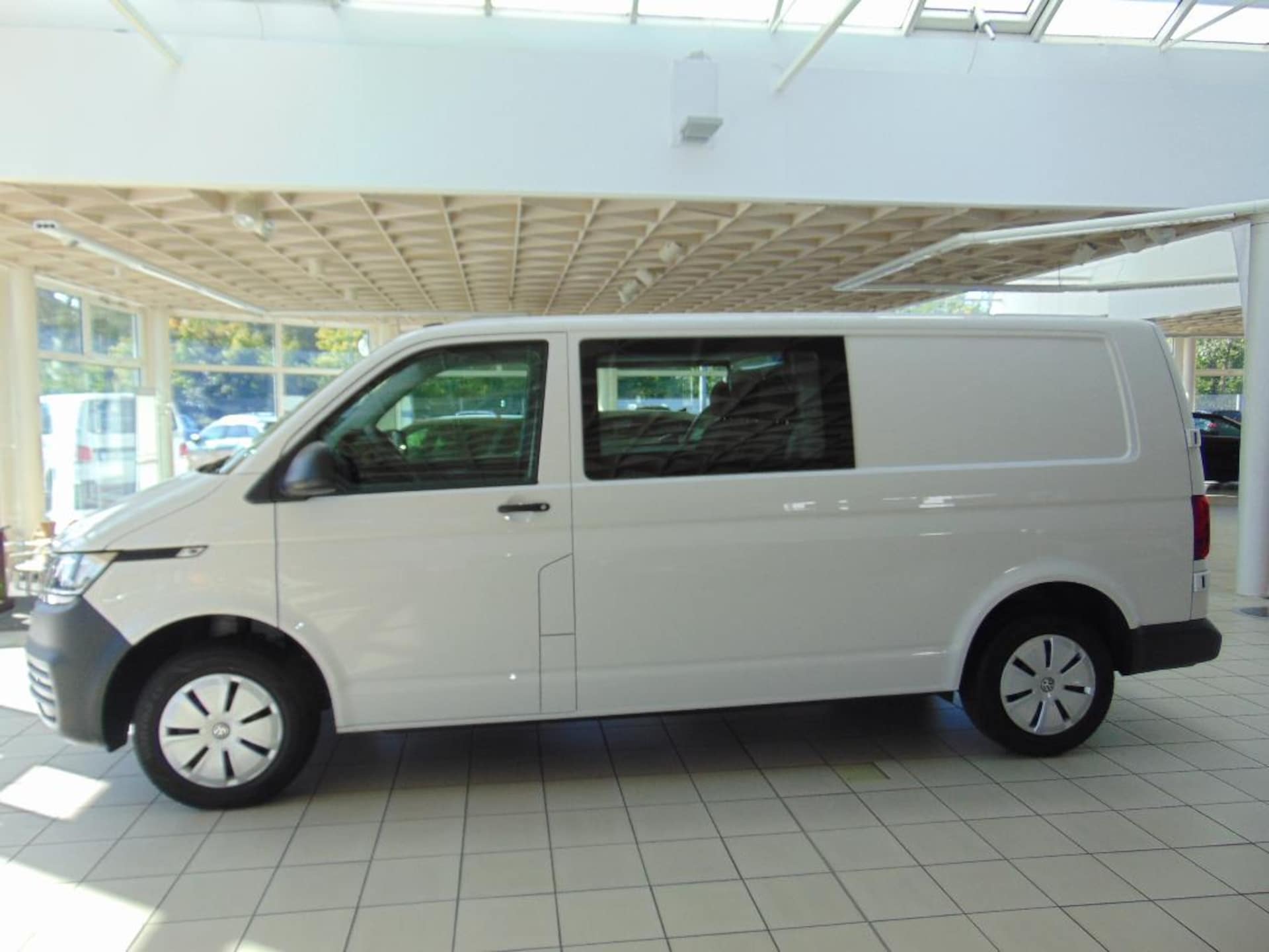 Volkswagen T6.1 Transporter Kasten langer Radstand