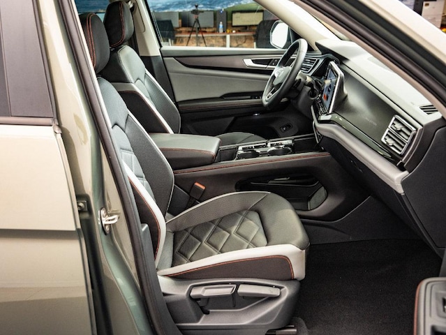 2025 Volkswagen Atlas Atlas Peak Edition - Photo 26