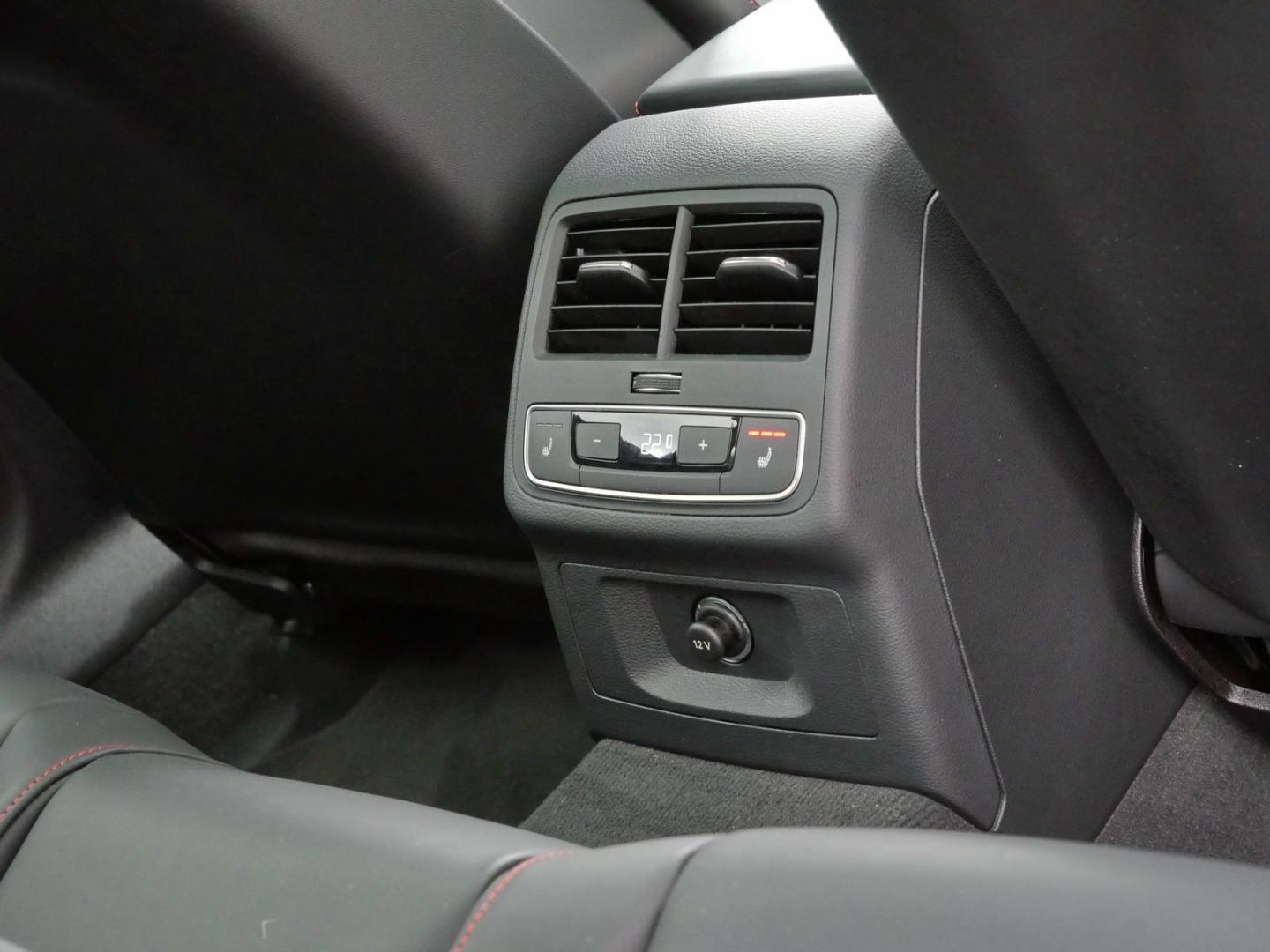 Image about Audi RS 4 Avant TFSI quattro tiptronic