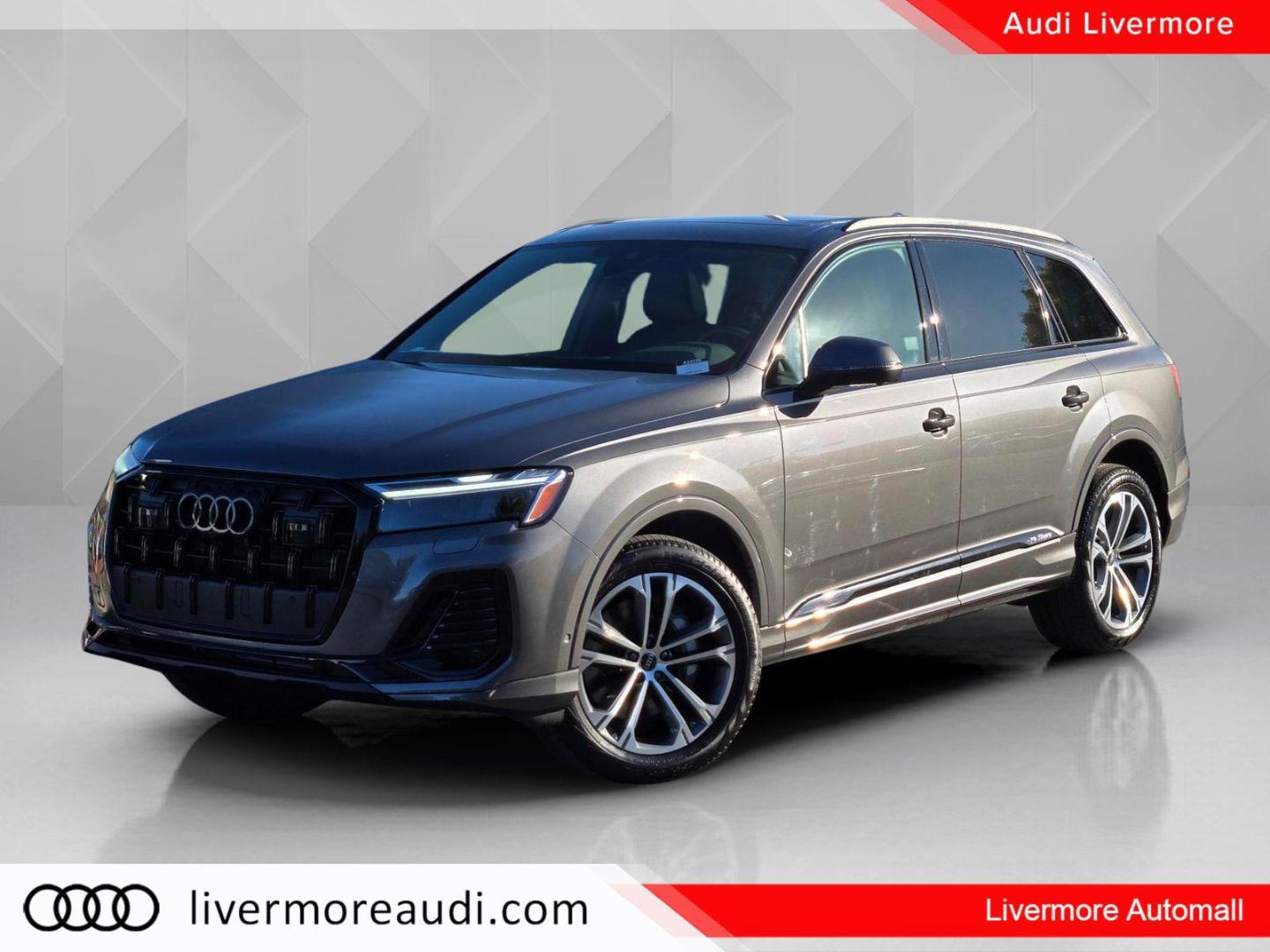 2025 Audi Q7 45 Premium Plus quattro Tiptronic's photo