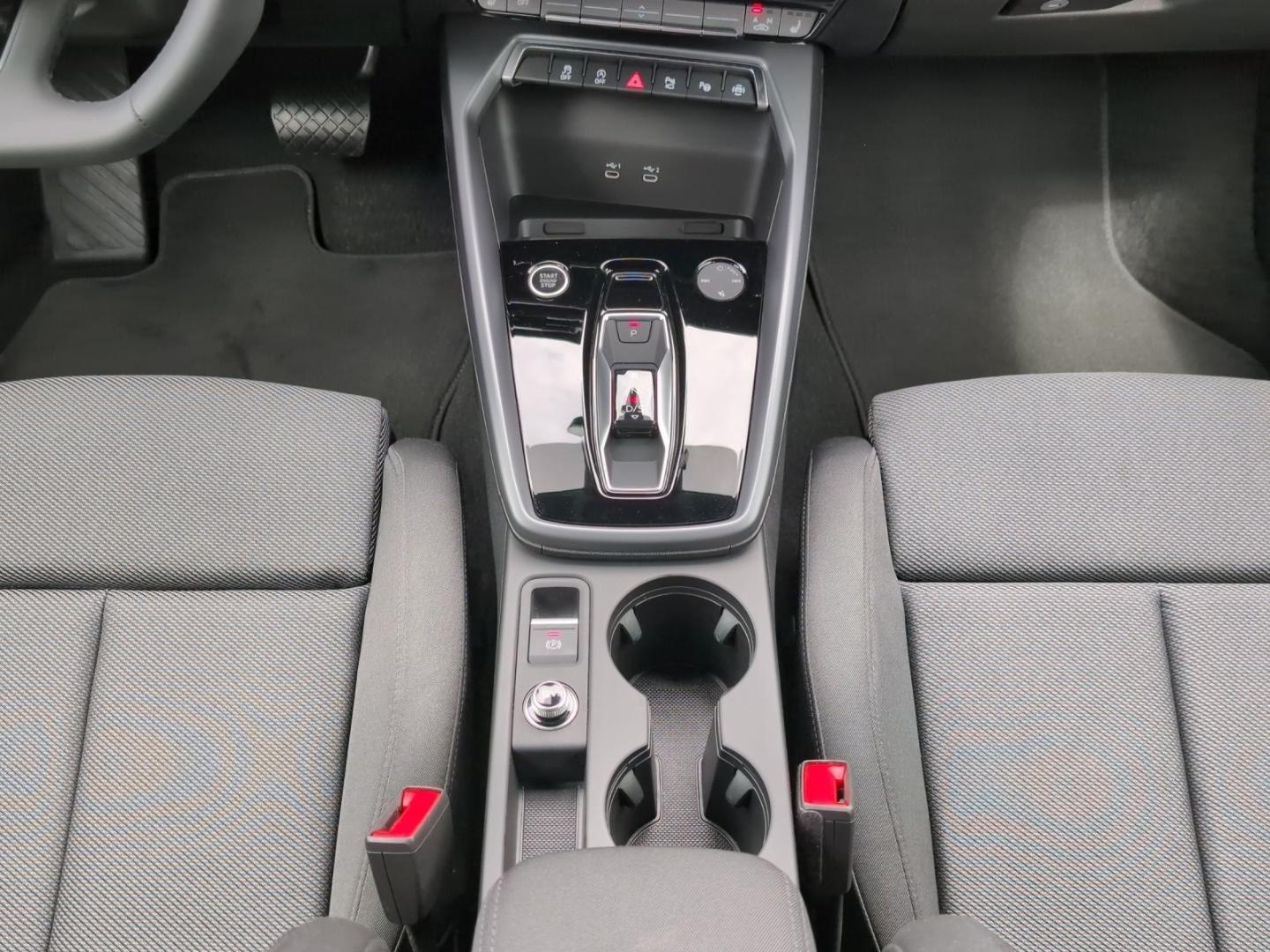 Bild über Audi A3 Limousine S line 35 TDI S tronic - für weitere Informationen kontaktieren Sie den Audi Partner