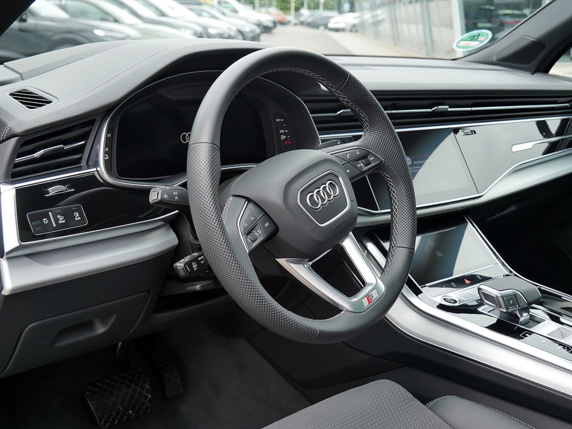 Audi Q7 SUV TFSI e S line