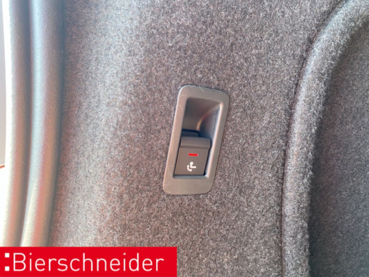 Bild über Audi A4 Limousine S line 35 TFSI S tronic - für weitere Informationen kontaktieren Sie den Audi Partner