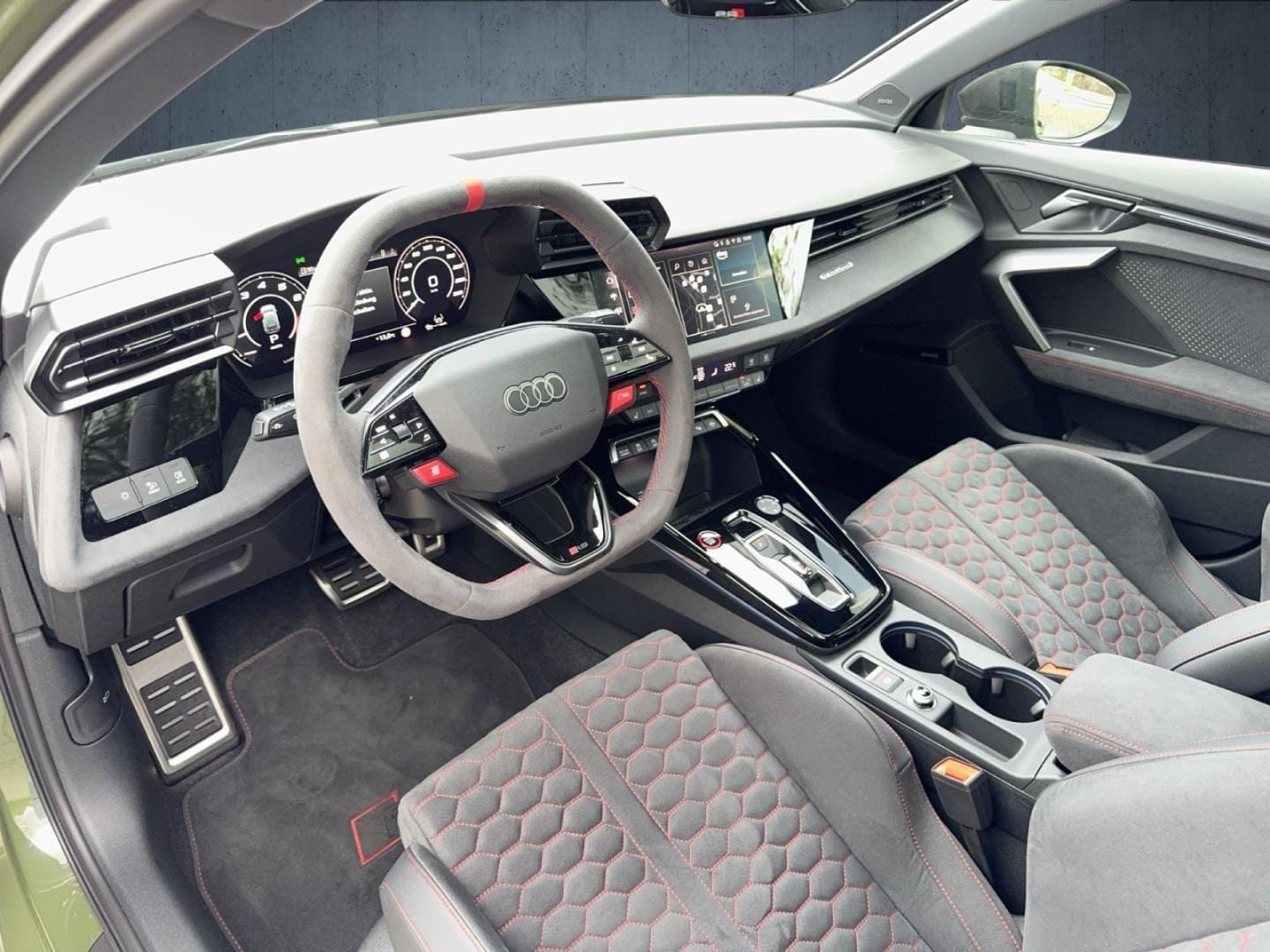 Bild über Audi RS 3 Sportback TFSI quattro 294 kW S tronic - für weitere Informationen kontaktieren Sie den Audi Partner