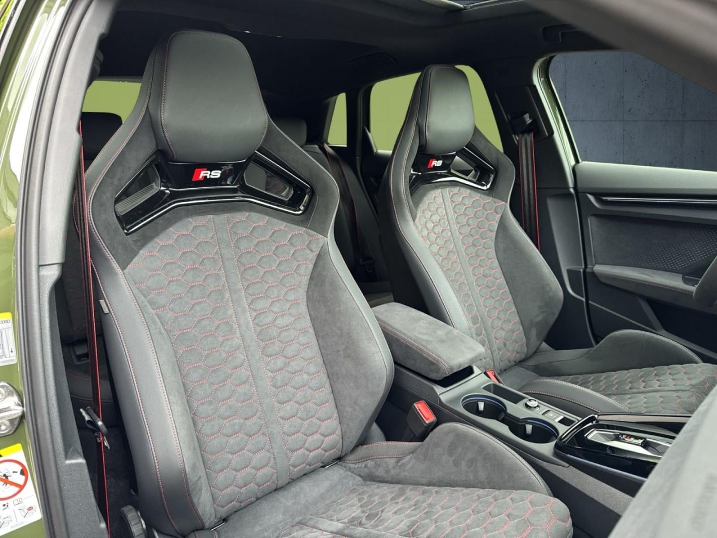 Bild über Audi RS 3 Sportback TFSI quattro 294 kW S tronic - für weitere Informationen kontaktieren Sie den Audi Partner