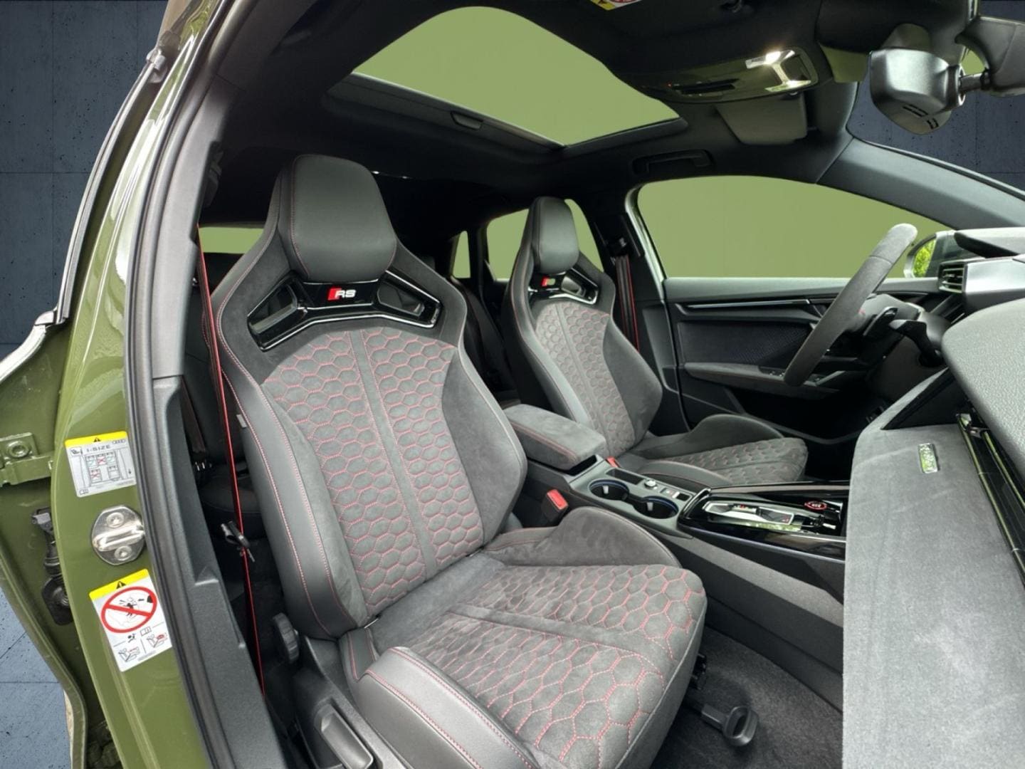 Bild über Audi RS 3 Sportback TFSI quattro 294 kW S tronic - für weitere Informationen kontaktieren Sie den Audi Partner