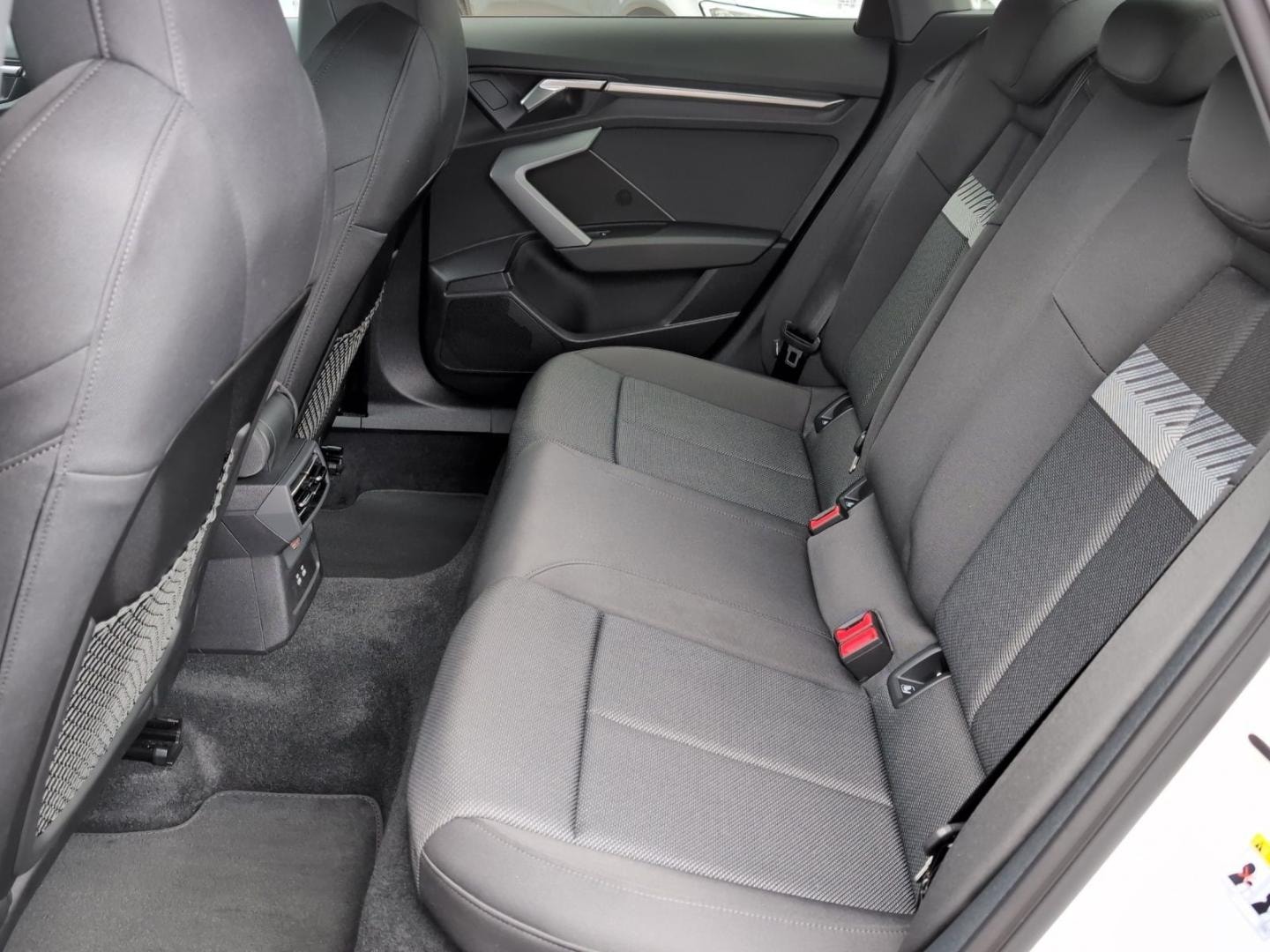 Bild über Audi A3 Limousine S line 35 TDI S tronic - für weitere Informationen kontaktieren Sie den Audi Partner