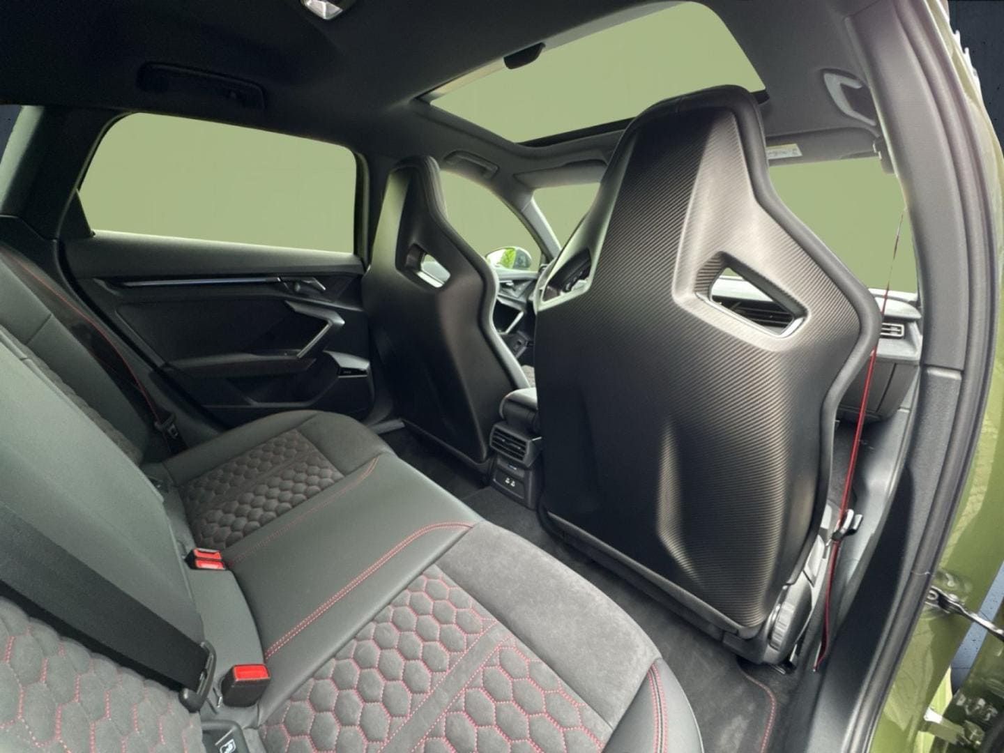 Bild über Audi RS 3 Sportback TFSI quattro 294 kW S tronic - für weitere Informationen kontaktieren Sie den Audi Partner