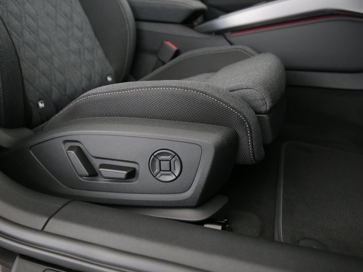 Bild über Audi A6 Avant edition one TDI quattro 150 kW S tronic - für weitere Informationen kontaktieren Sie den Audi Partner
