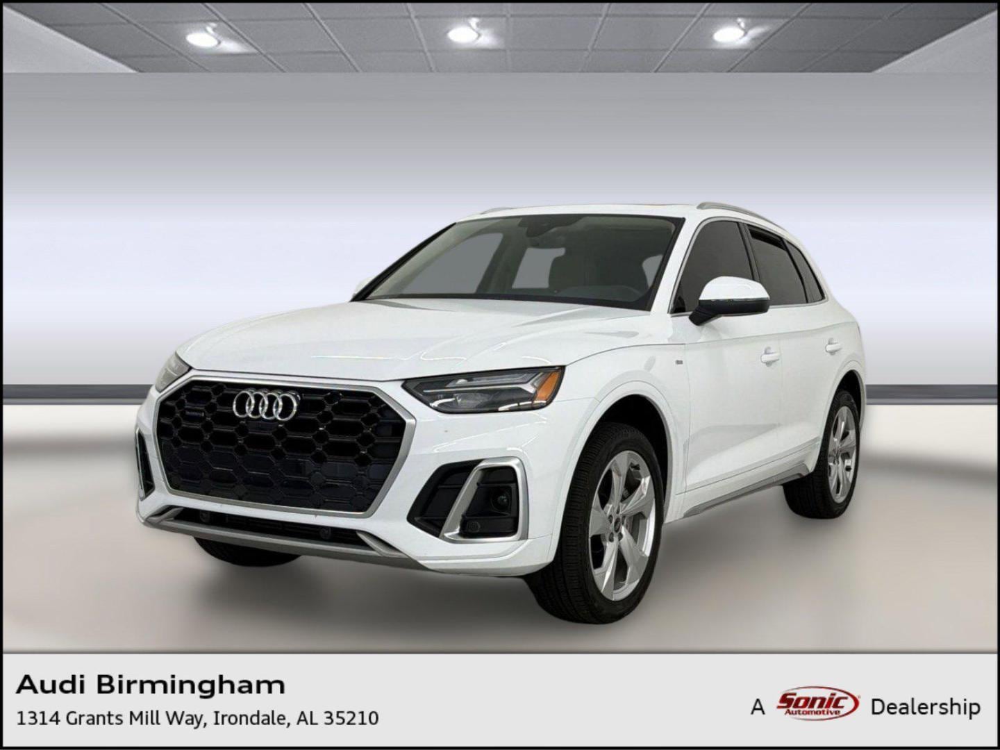 2025 Audi Q5 45 Premium Plus's photo
