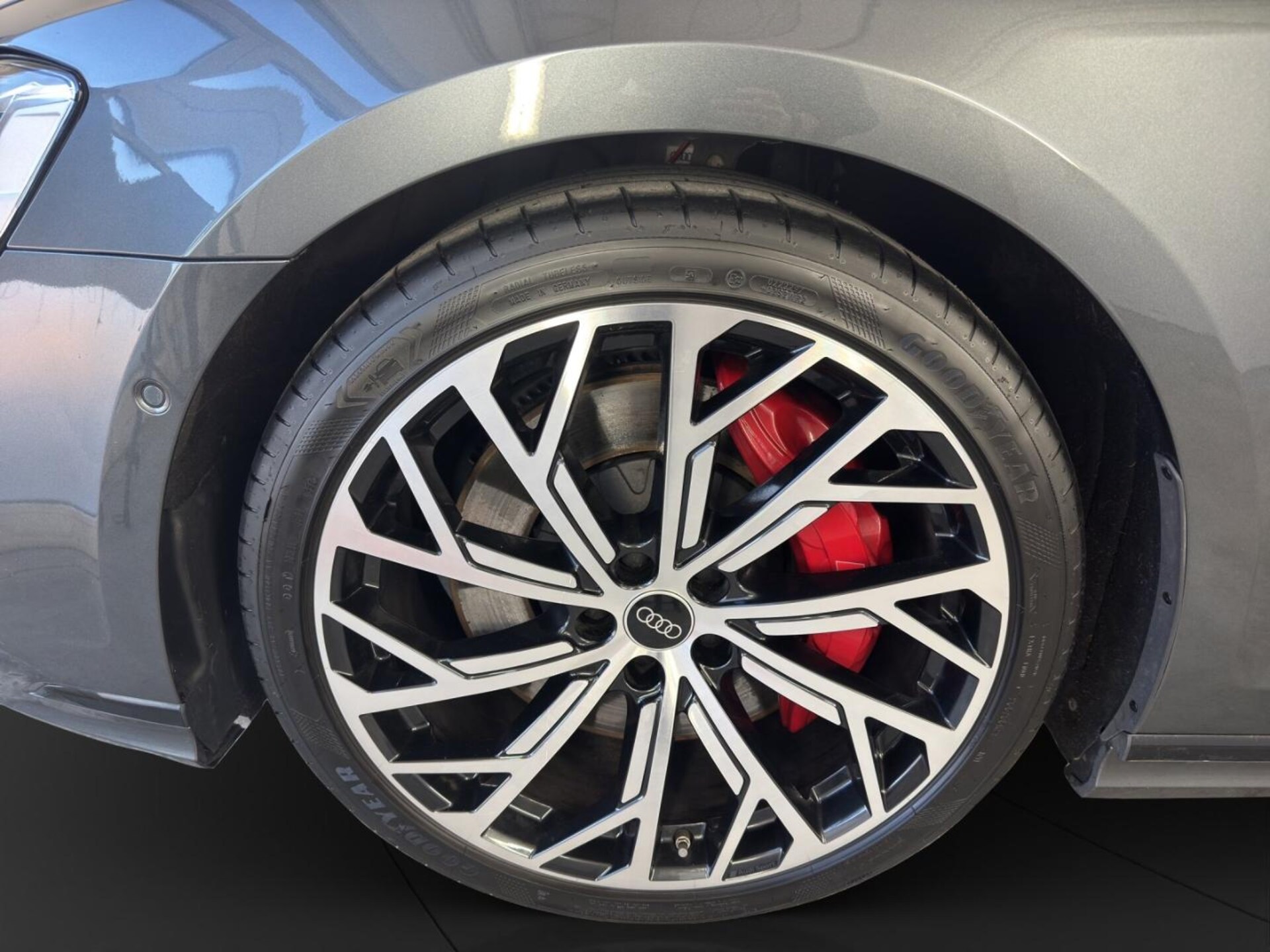 Audi S8