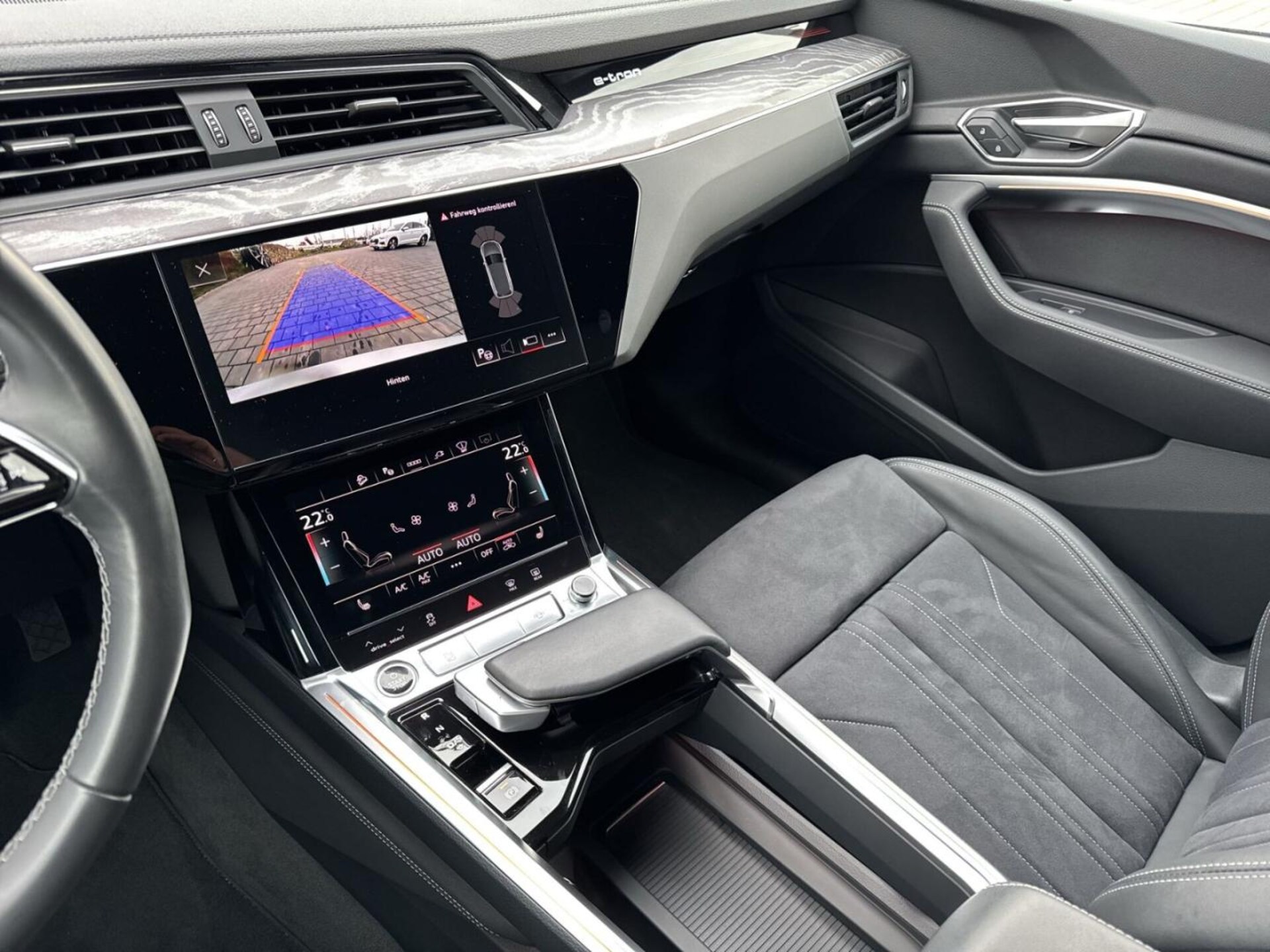 Audi Q8 e-tron S line
