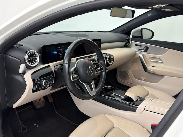 2022 Mercedes-Benz A 220