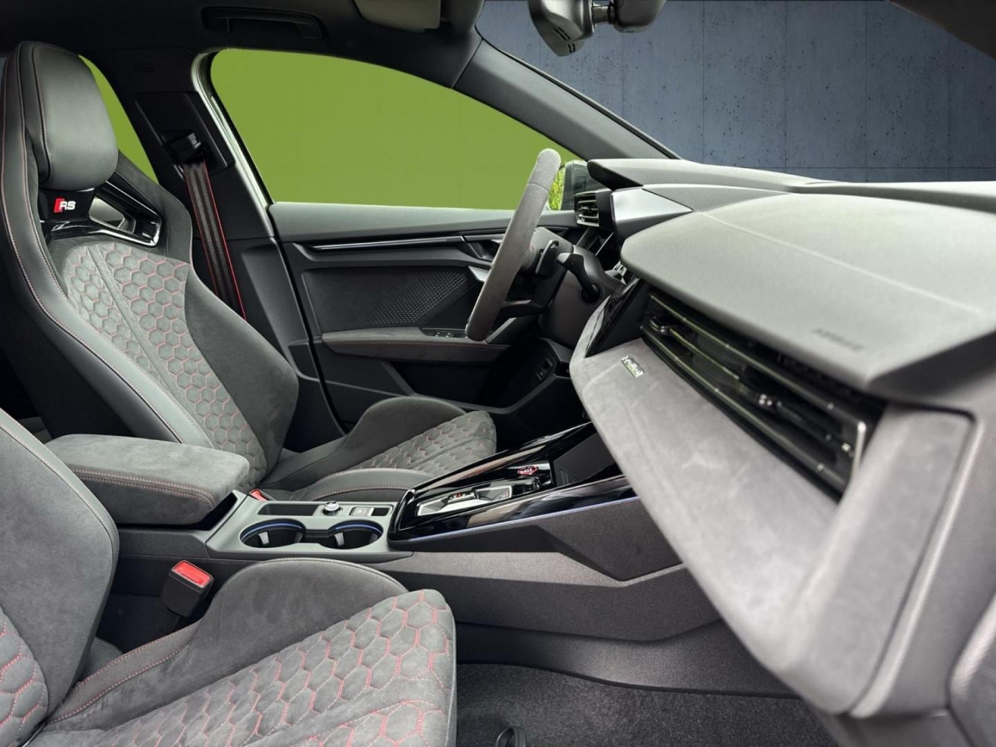 Bild über Audi RS 3 Sportback TFSI quattro 294 kW S tronic - für weitere Informationen kontaktieren Sie den Audi Partner