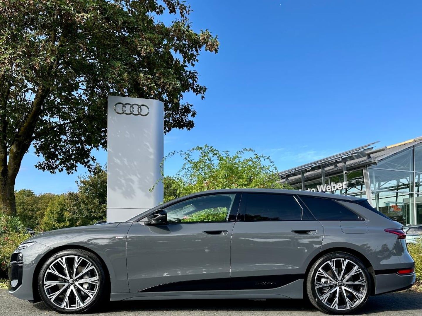 Bild über Audi A6 Avant e-tron S line business e-tron performance 270 kW - für weitere Informationen kontaktieren Sie den Audi Partner