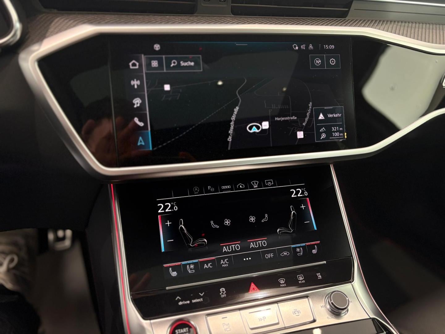 Bild über Audi RS 6 Avant performance quattro tiptronic - für weitere Informationen kontaktieren Sie den Audi Partner