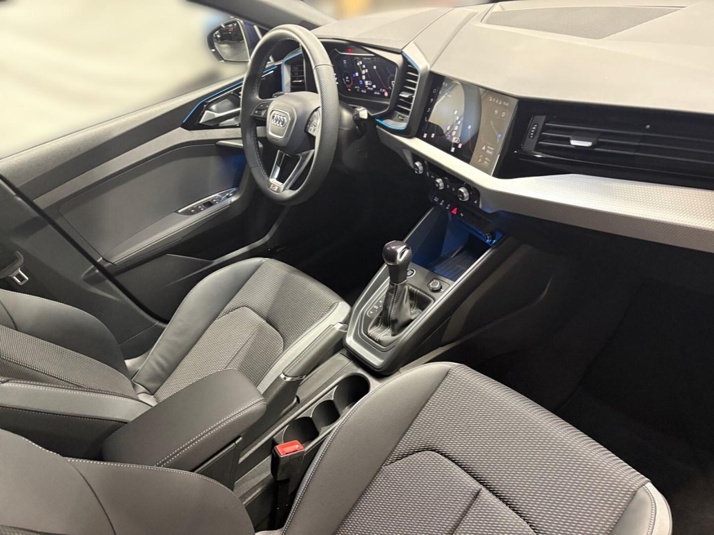 Bild über Audi A1 Sportback S line 35 TFSI S tronic - für weitere Informationen kontaktieren Sie den Audi Partner