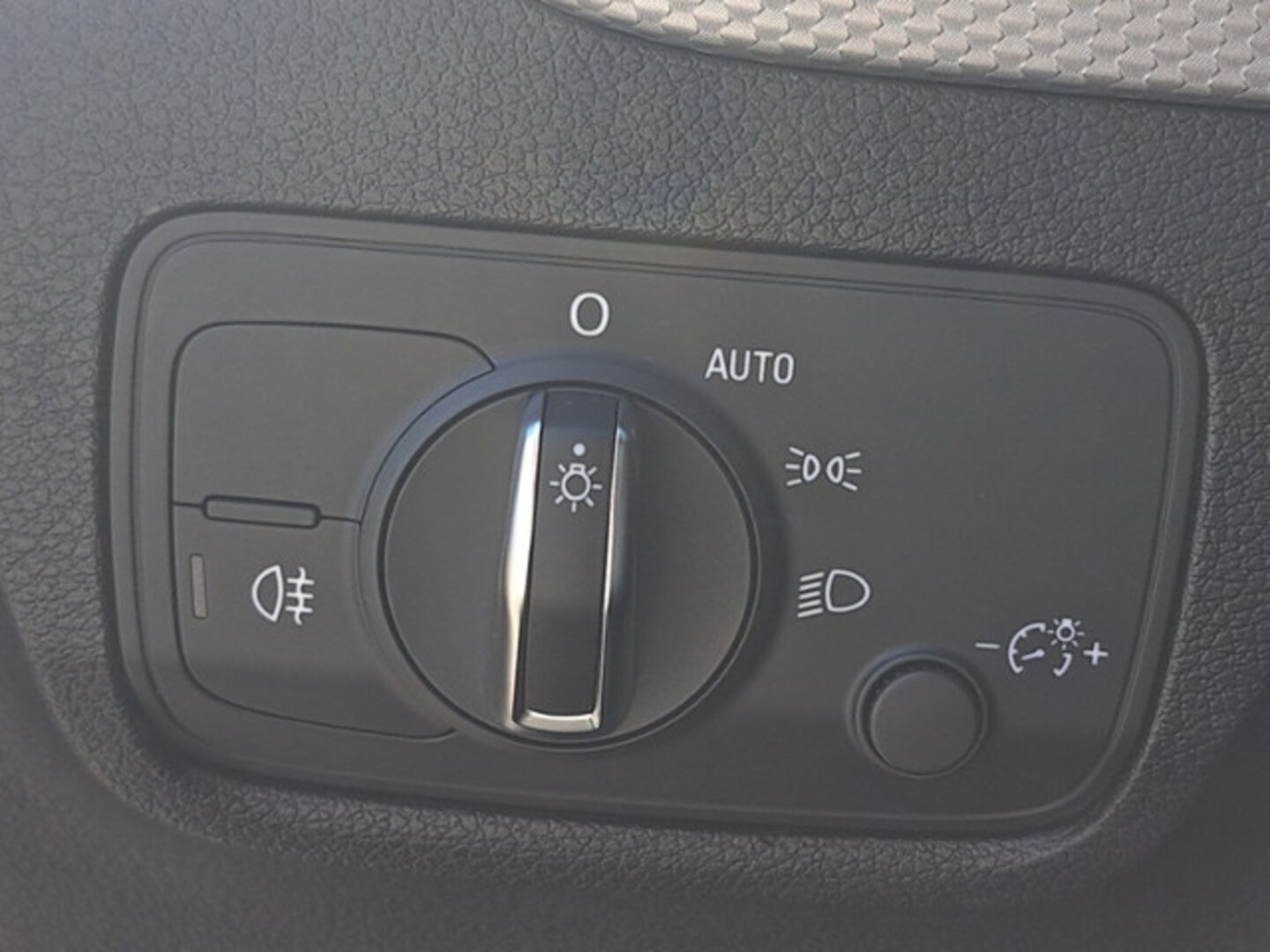 Bild über Audi Q2 advanced 35 TFSI S tronic - für weitere Informationen kontaktieren Sie den Audi Partner