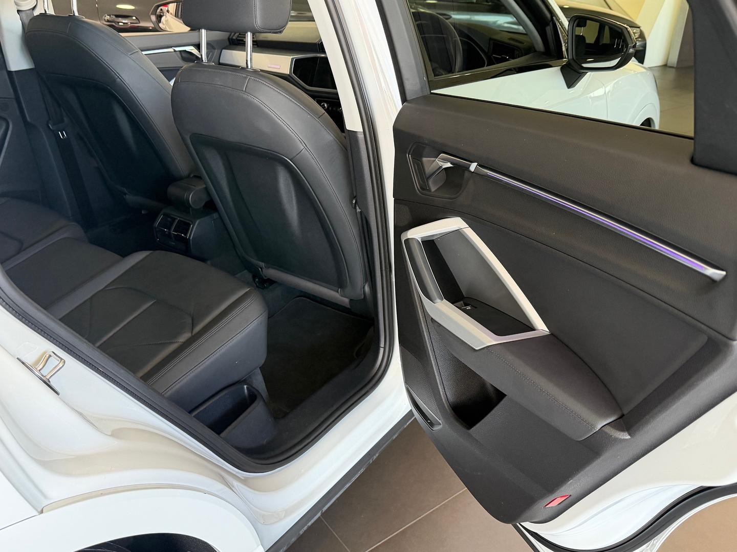 Image about Audi Q3 35 TFSI S tronic