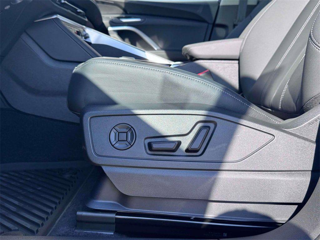 2025 Audi Q5 Premium - Photo 8