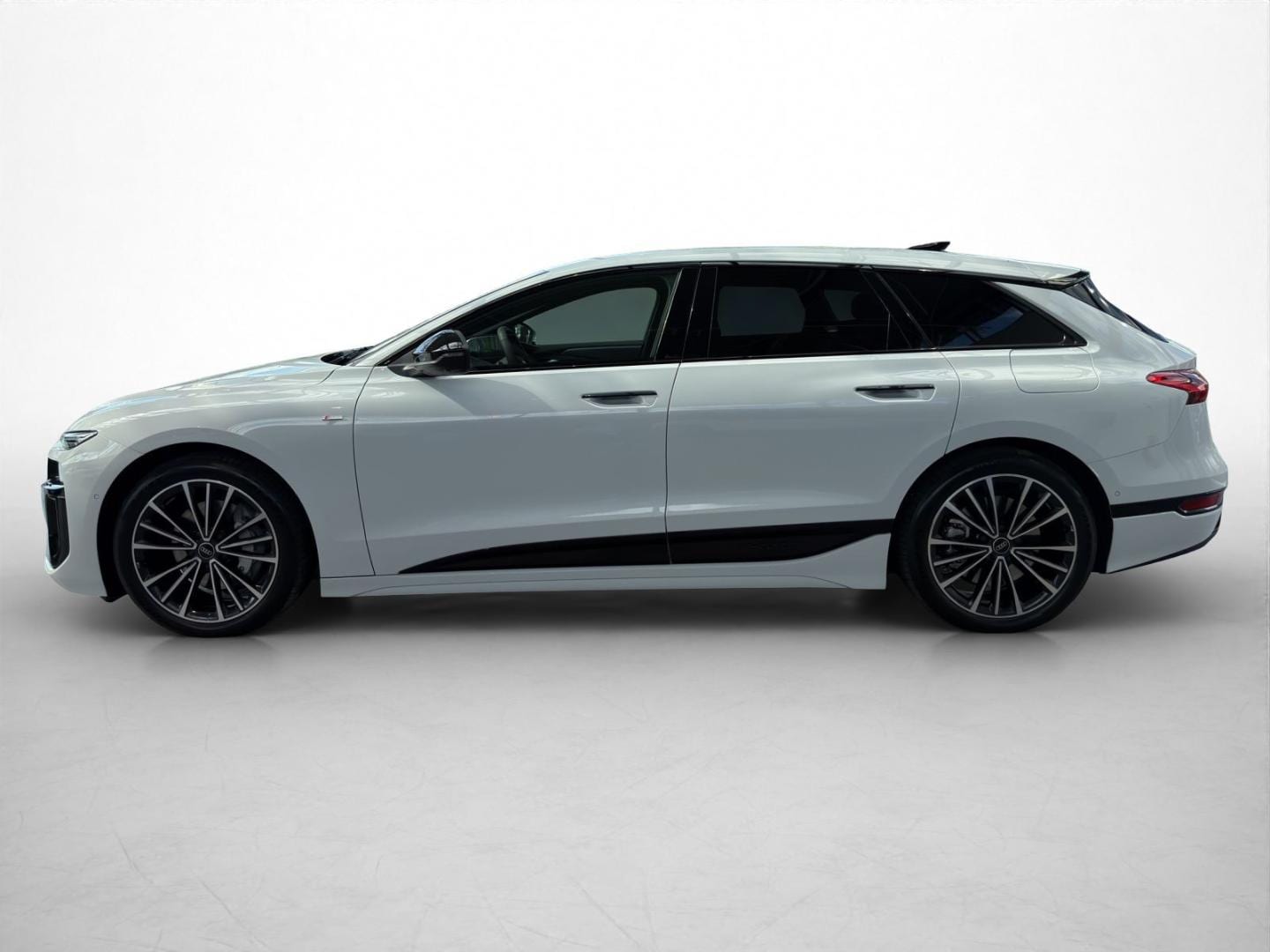 Bild über Audi A6 Avant e-tron e-tron quattro - für weitere Informationen kontaktieren Sie den Audi Partner