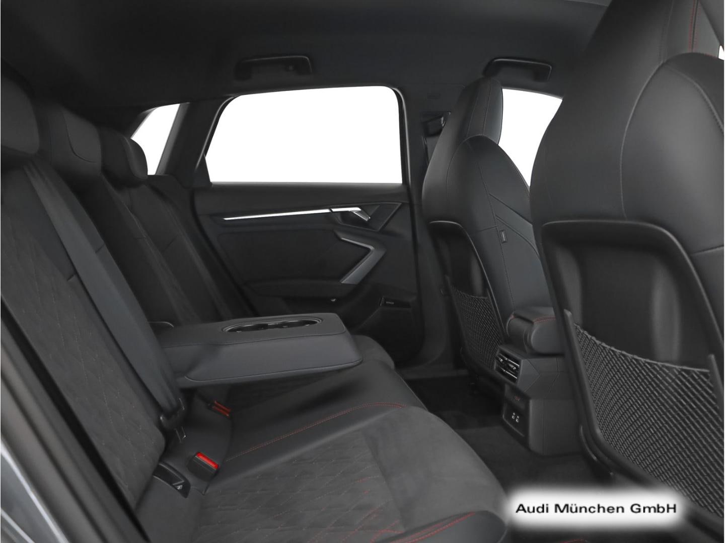 Bild über Audi S3 Sportback TFSI quattro S tronic - für weitere Informationen kontaktieren Sie den Audi Partner