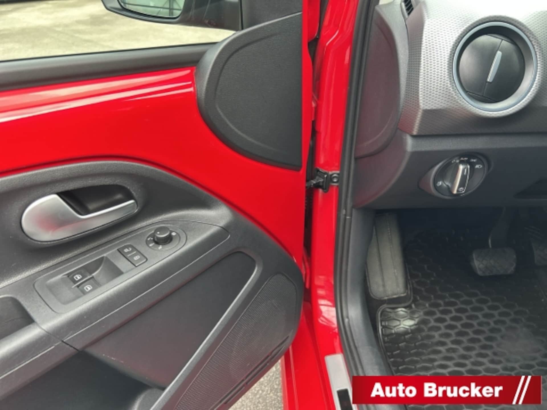 Volkswagen up! ACTIVE