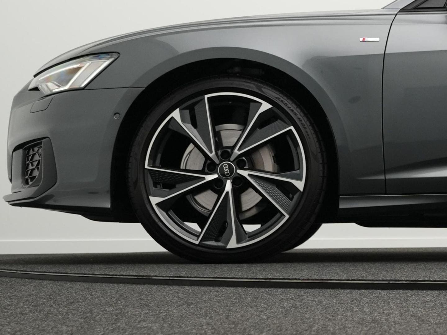 Image about Audi A6 Avant S line 40 TDI quattro S tronic