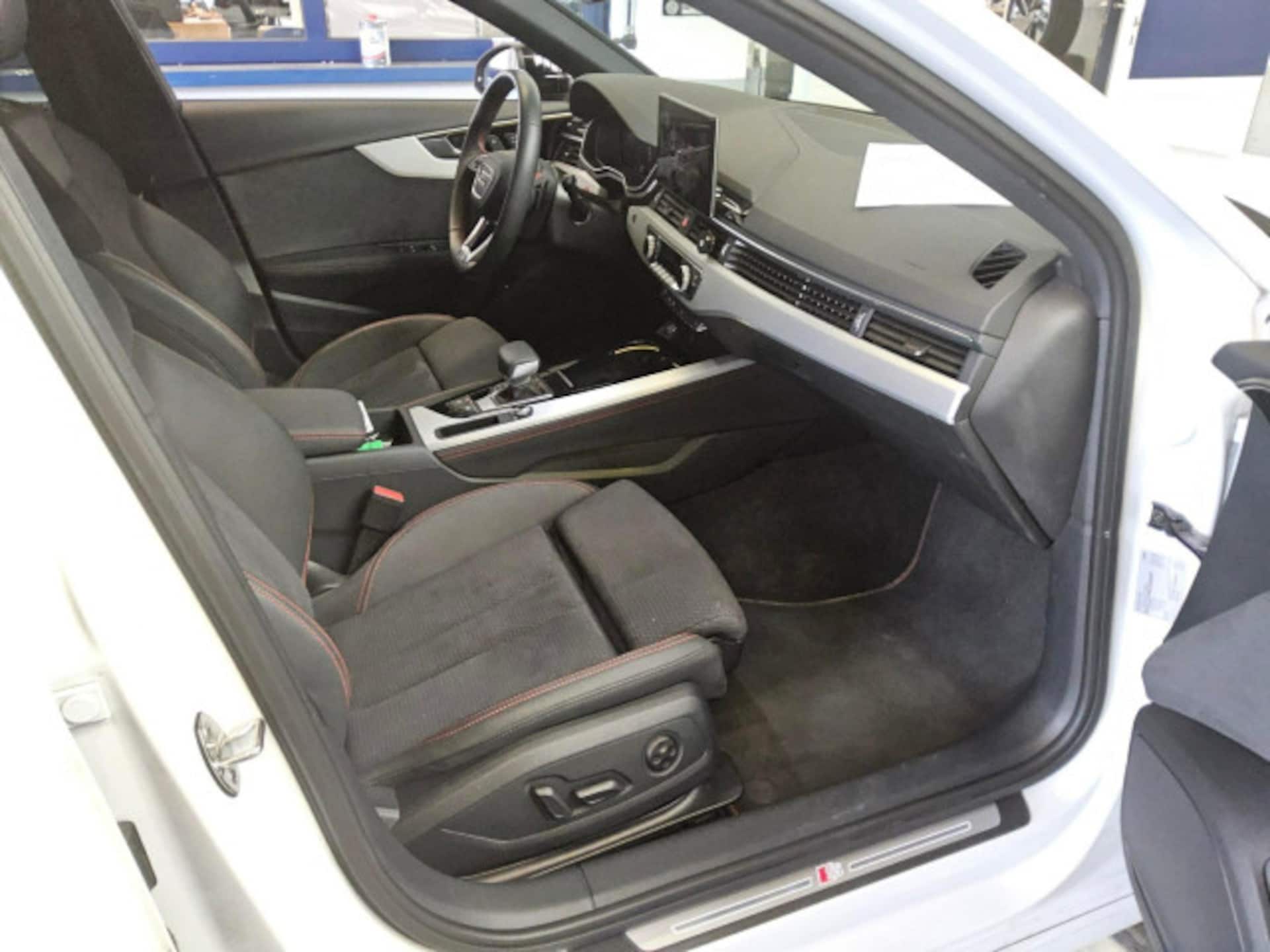 Audi A4 Avant S line
