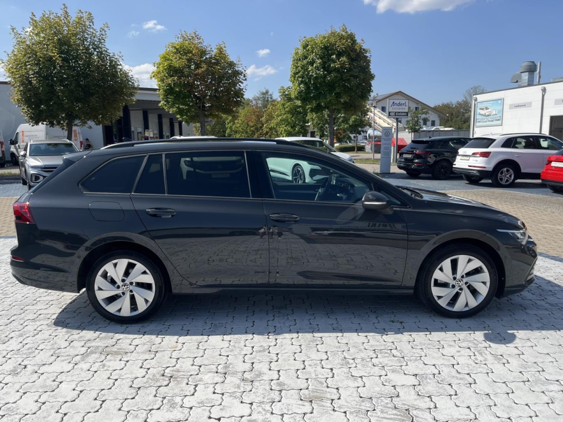Volkswagen Golf Variant Life