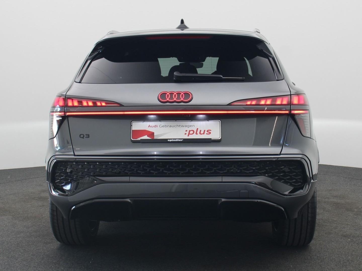 Bild über Audi Q3 SUV TFSI 110 kW S tronic - für weitere Informationen kontaktieren Sie den Audi Partner