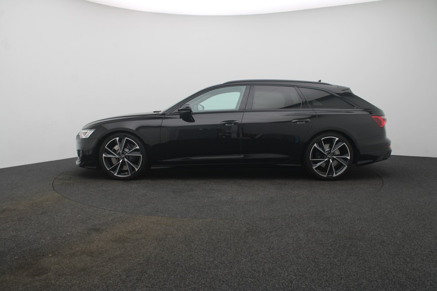 Bild über Audi S6 Avant TDI quattro tiptronic - für weitere Informationen kontaktieren Sie den Audi Partner