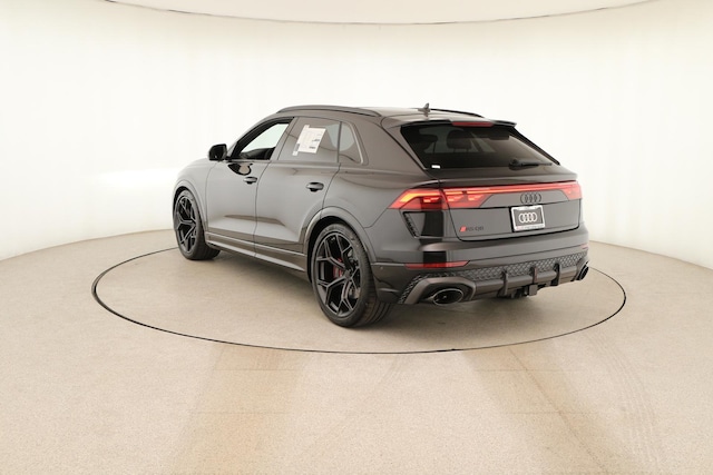 2026 Audi RS Q8 SUV performance