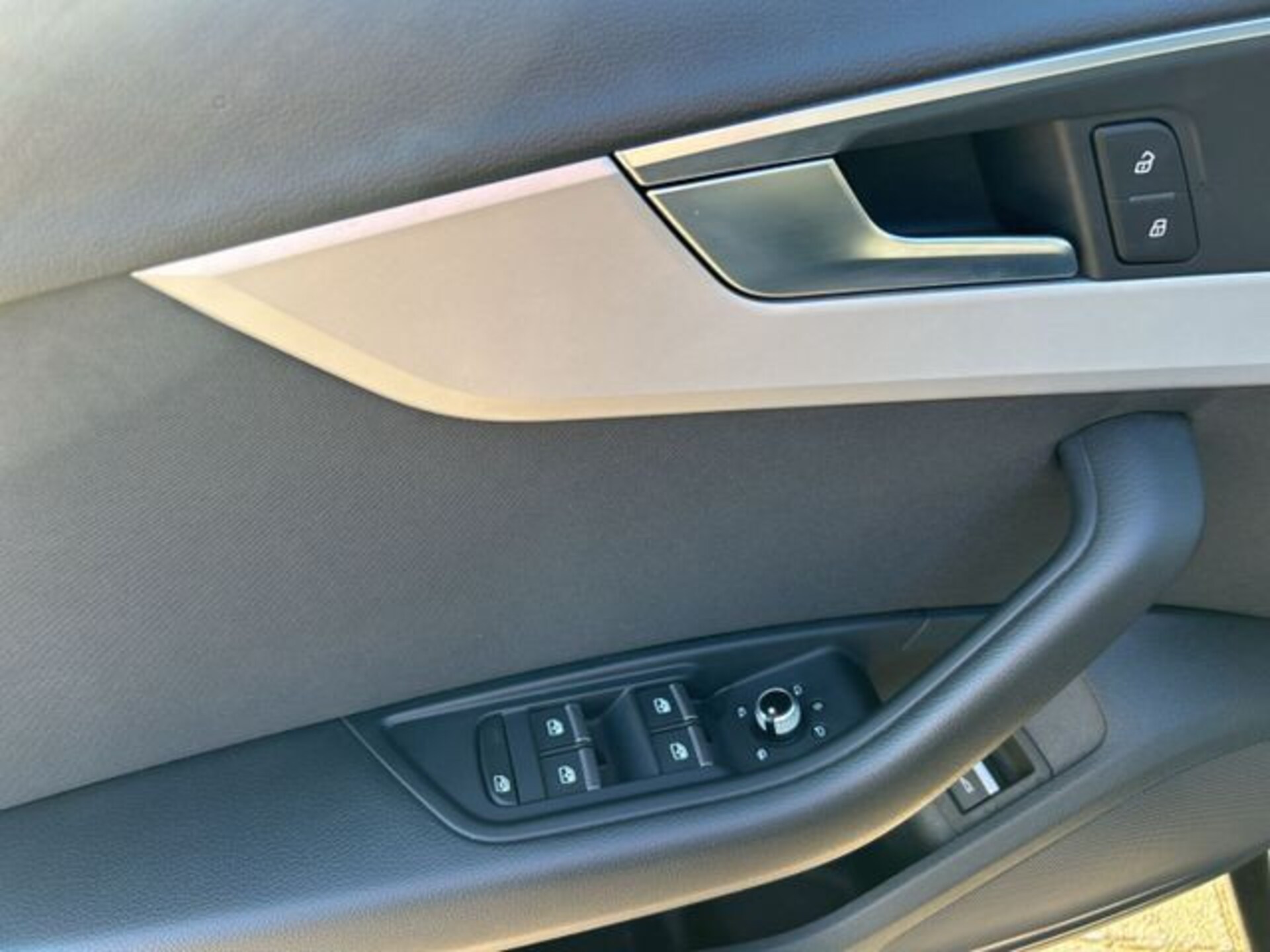 Audi A4 Limousine