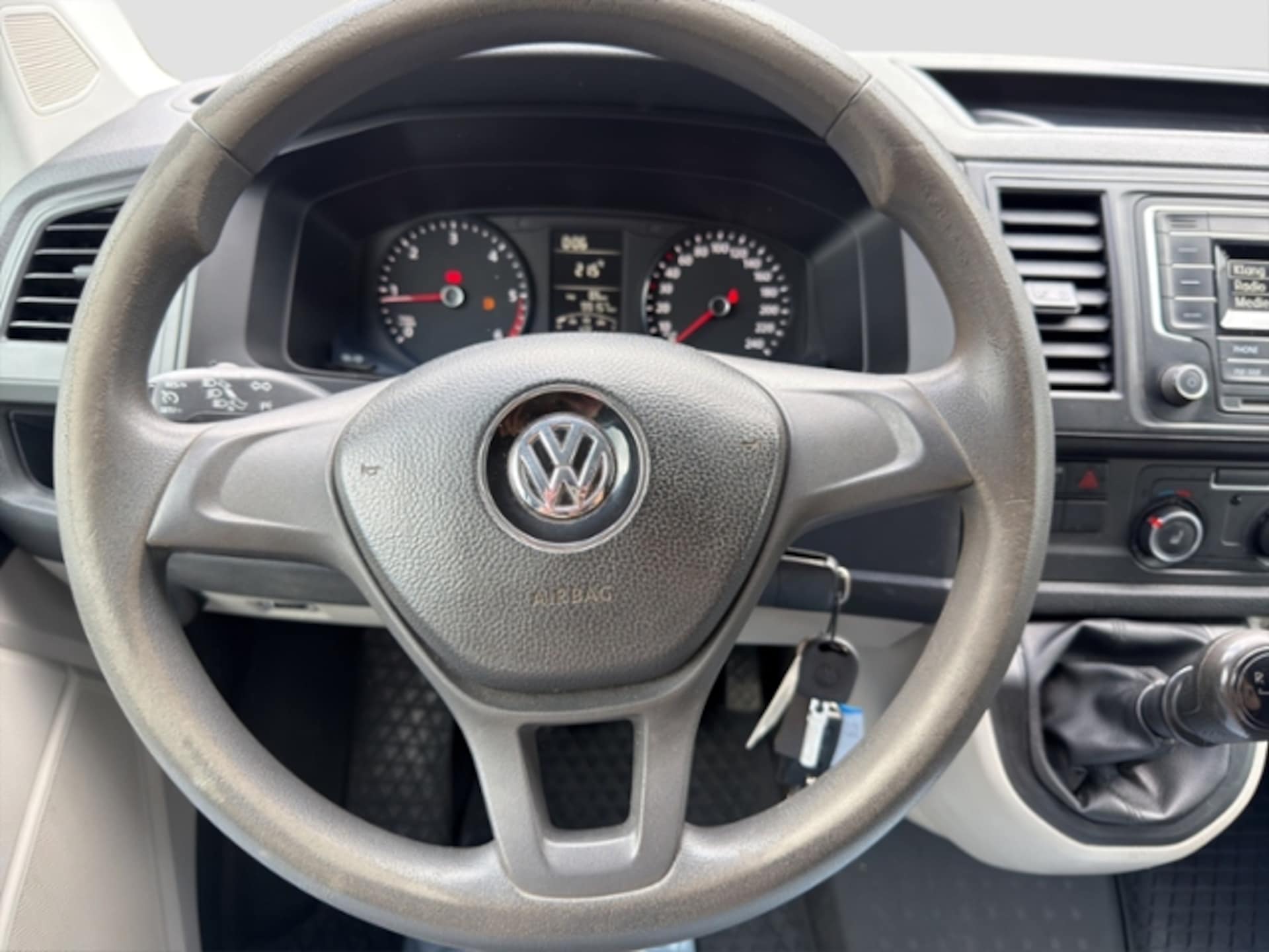 Volkswagen T6 Transporter Kasten kurzer Radstand