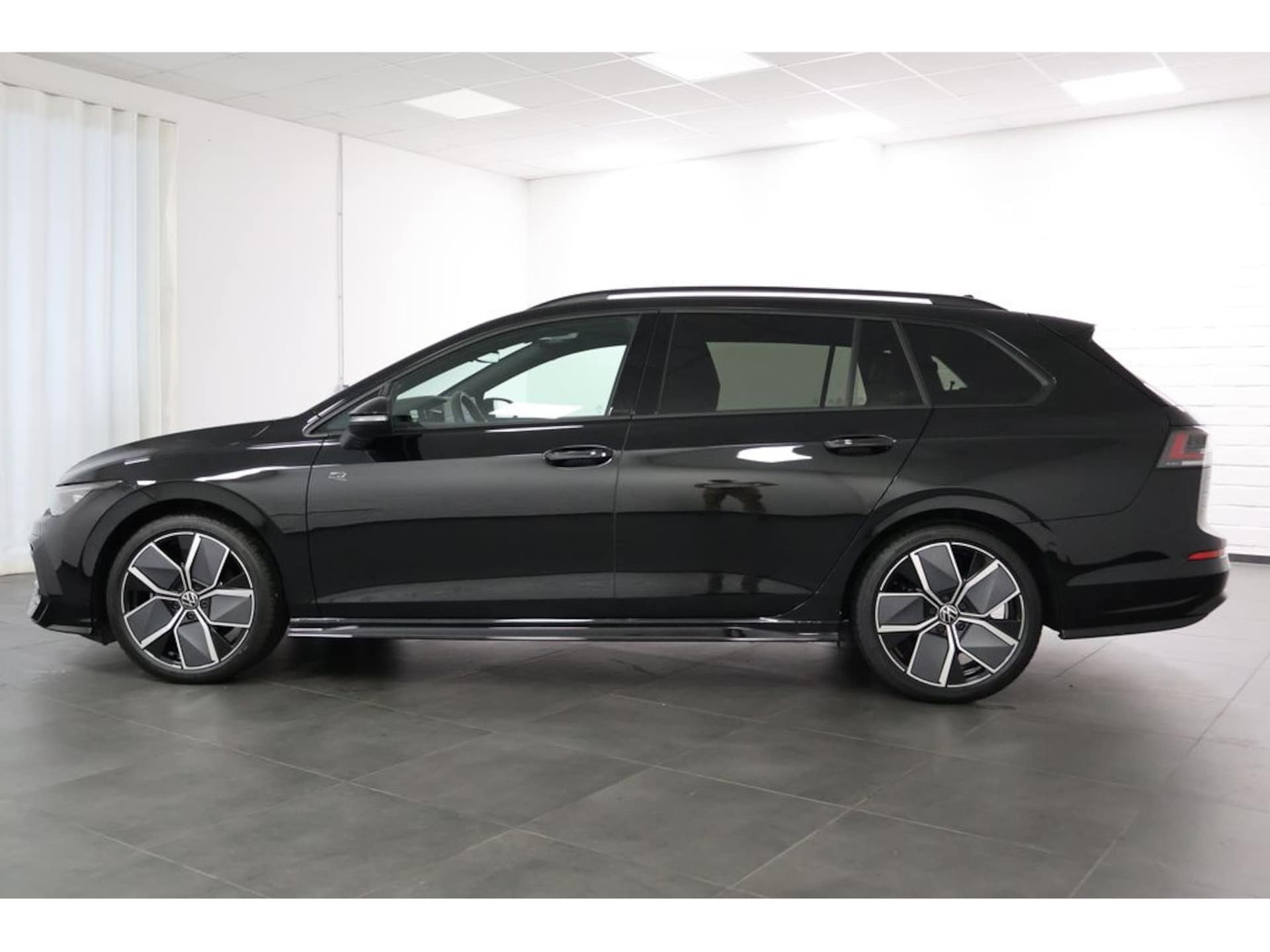 Volkswagen Golf Variant R-Line