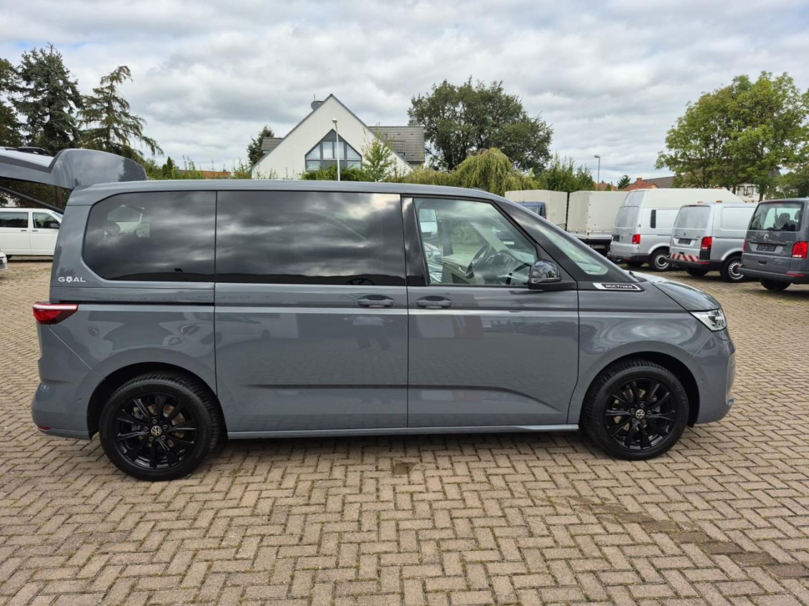 Volkswagen Multivan – Bild 13