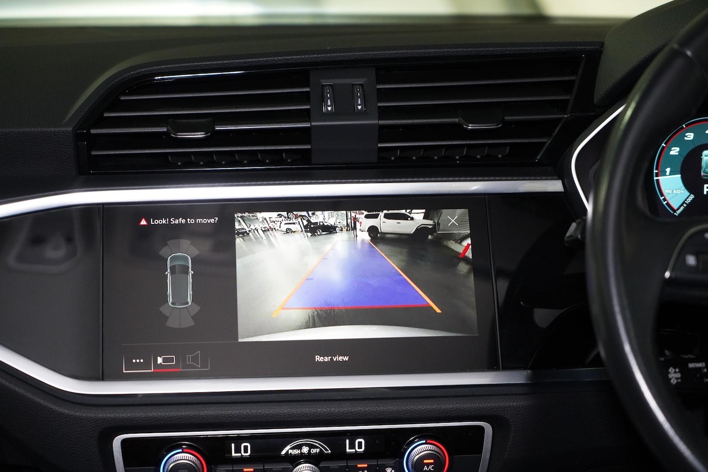 Image about Audi Q3 35 TFSI S tronic