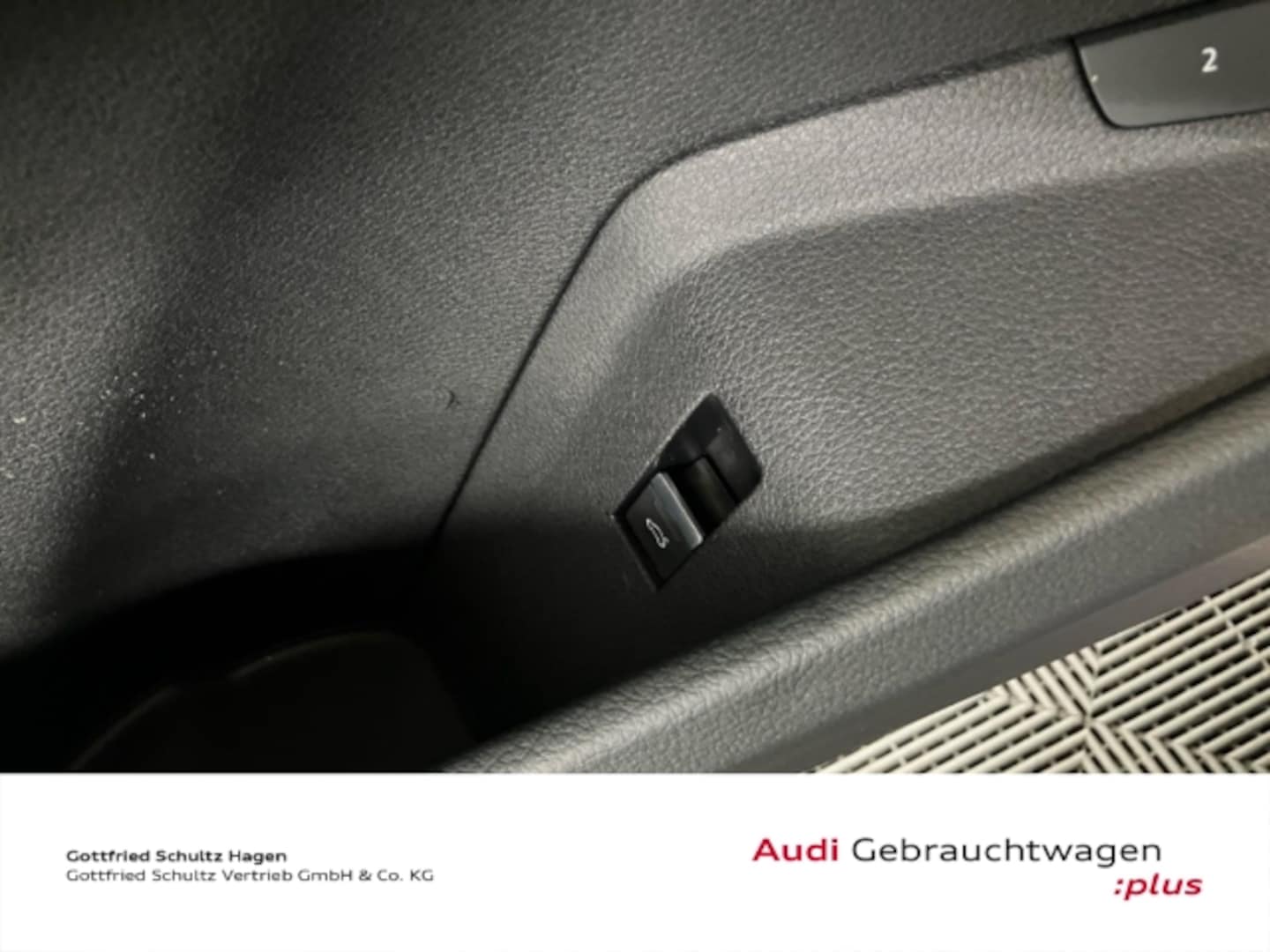 Bild über Audi Q8 e-tron S line 50 e-tron quattro - für weitere Informationen kontaktieren Sie den Audi Partner
