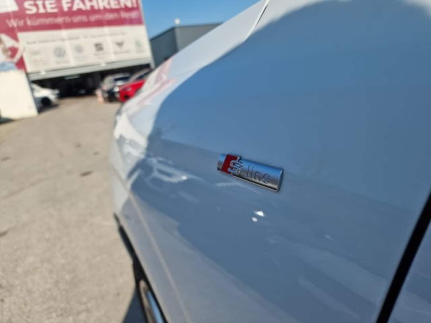 Bild über Audi Q3 SUV TDI 110 kW S tronic - für weitere Informationen kontaktieren Sie den Audi Partner