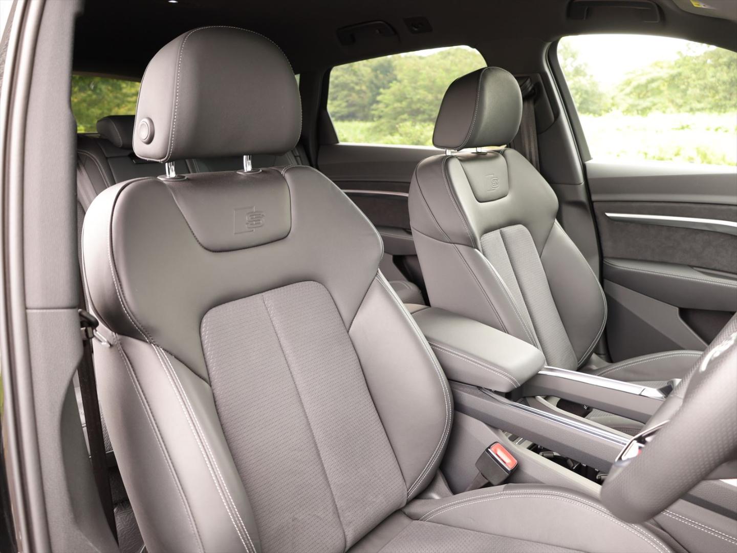Image about Audi e-tron 50 quattro S line 230,00 kW
