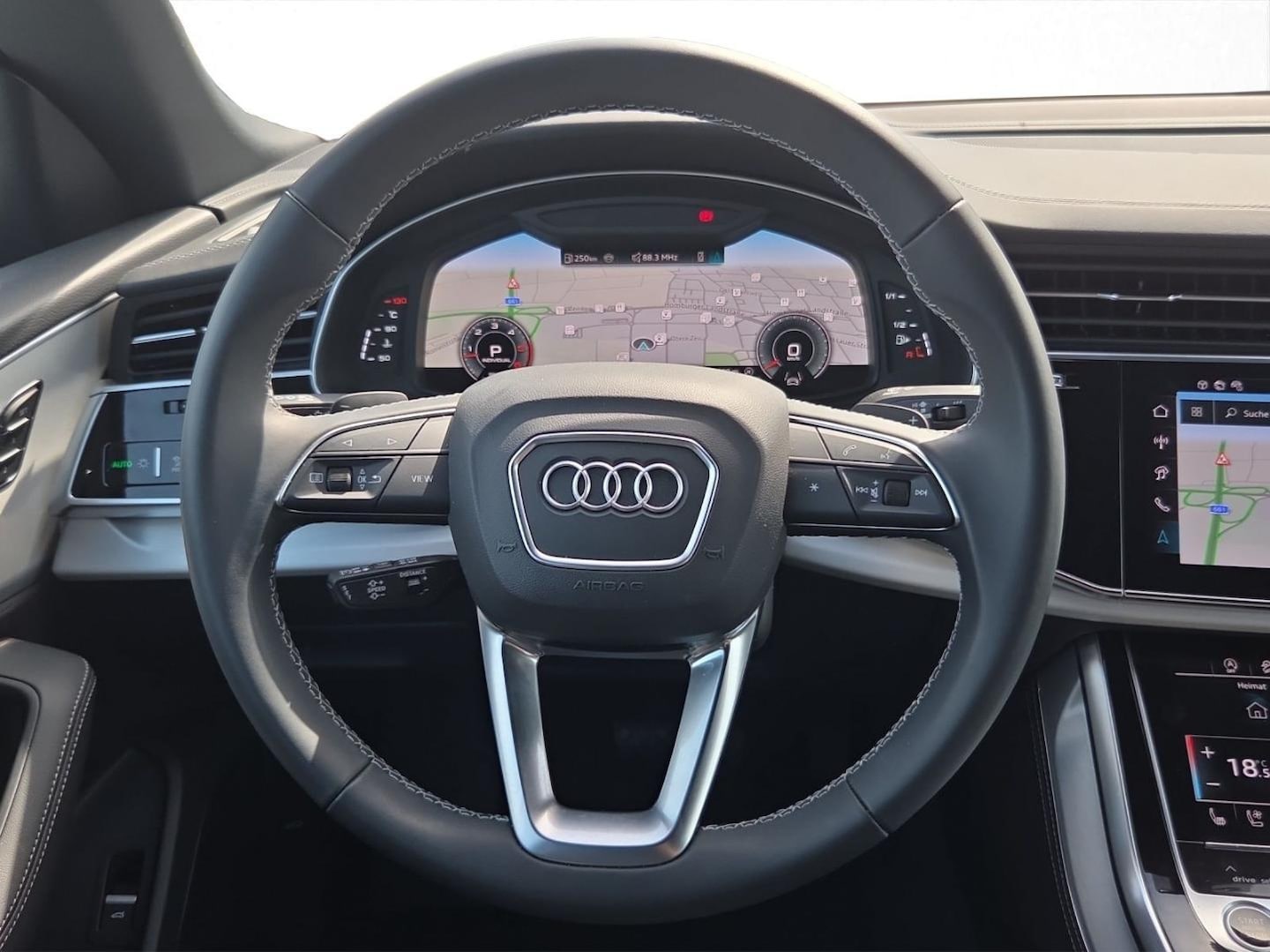 Bild über Audi Q8 SUV 50 TDI quattro tiptronic - für weitere Informationen kontaktieren Sie den Audi Partner
