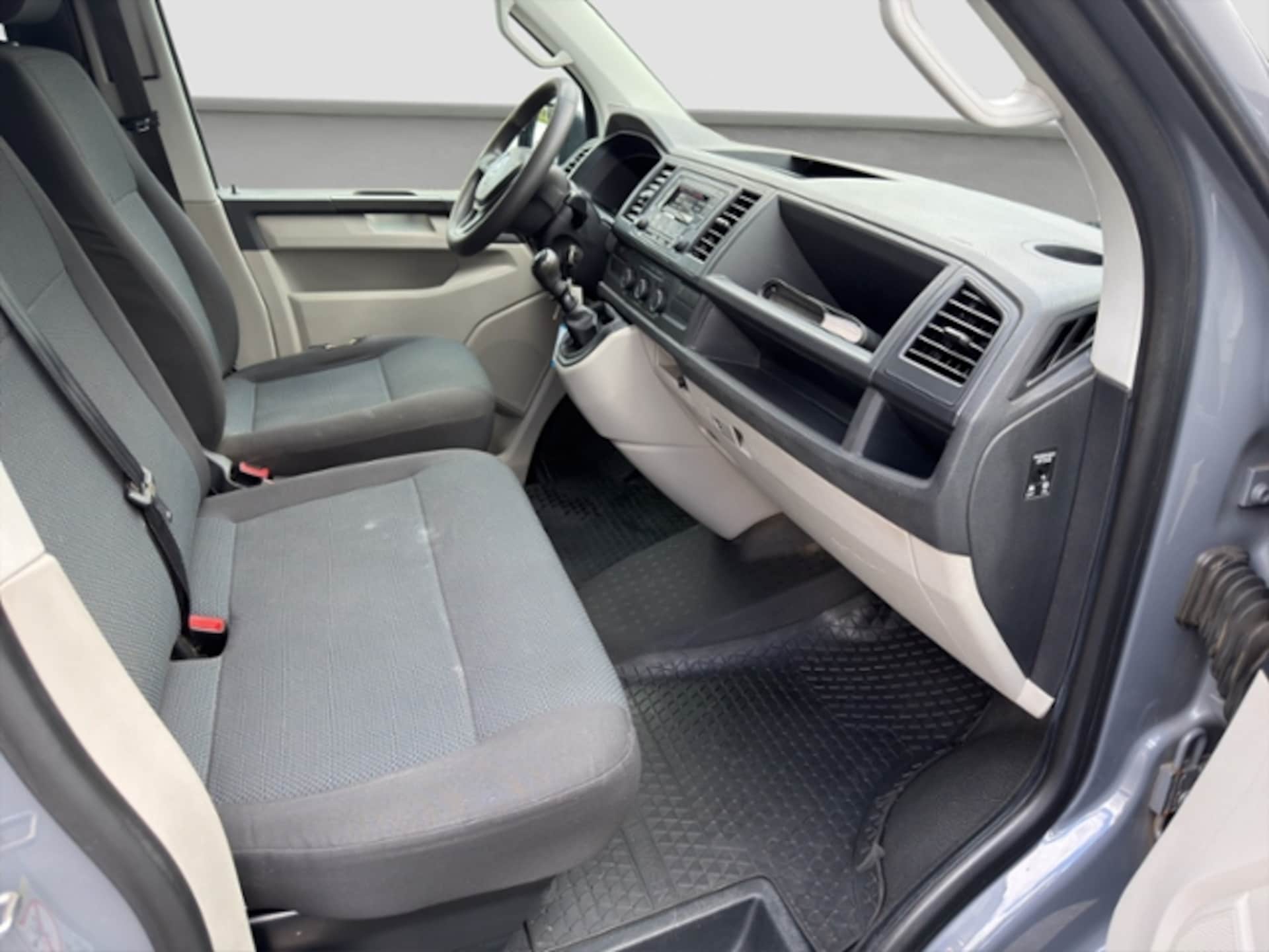 Volkswagen T6 Transporter Kasten kurzer Radstand