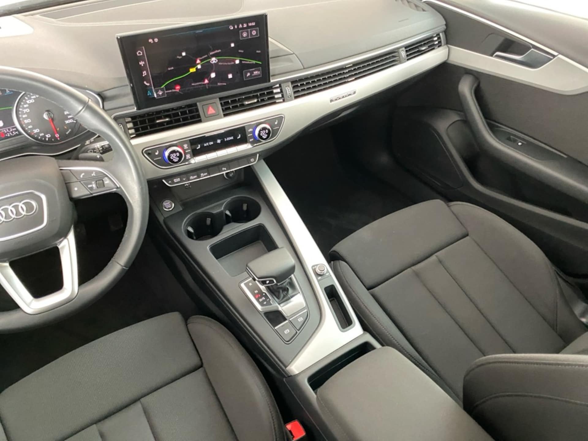 Audi A4 Avant S line